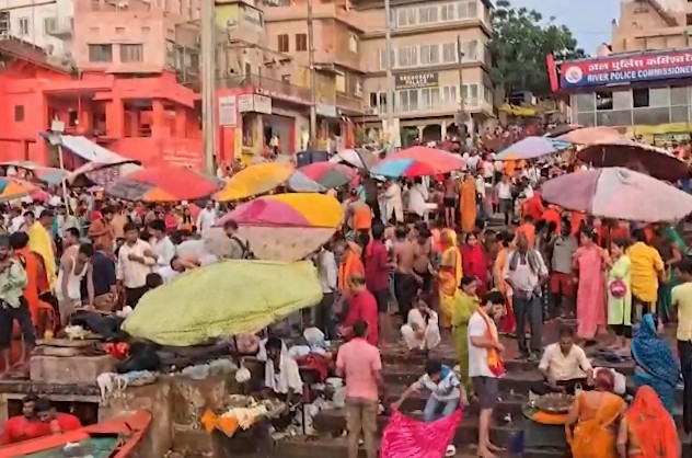 Thousands throng Shiva temples across nation on first Monday of Sawan