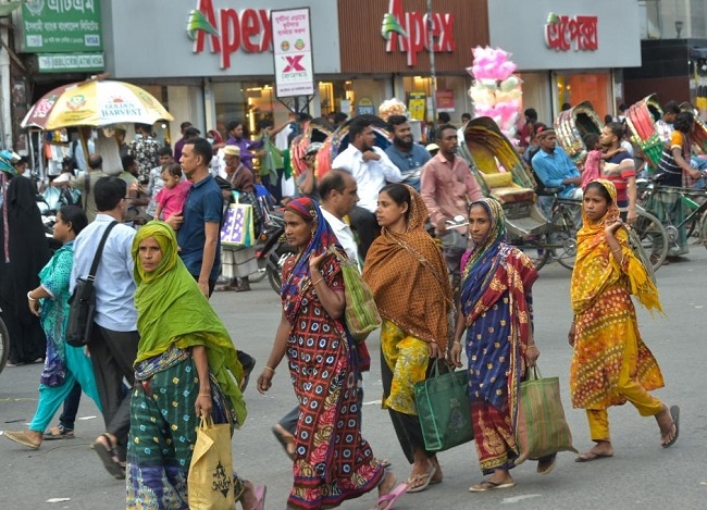 CNG shortage, high fares disrupts life in Bangladesh