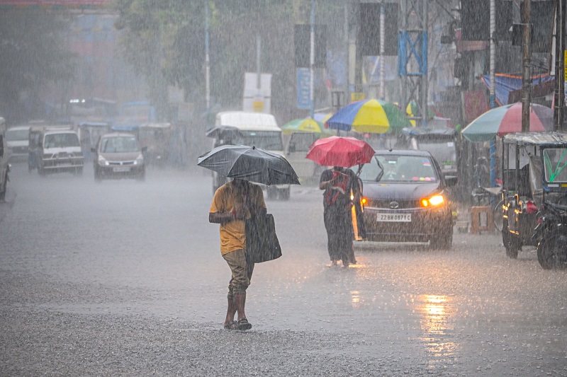 IMD issues red, orange alerts for thunderstorms, heavy rain across several states