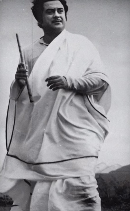 Jackie Shroff remembers legends Kishore Kumar, Shashikala on their birth anniversary
