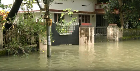 Kerala floods: Death toll reaches 21, six missing; IMD issues heavy rain alert.