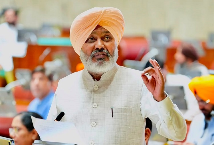 Resolution passed in Punjab Assembly opposing E-20 fuel blending policy.
