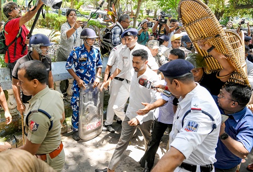 Calcutta HC extends interim stay on demolition of Abhishek Banerjee's Amtala party office till Aug 21