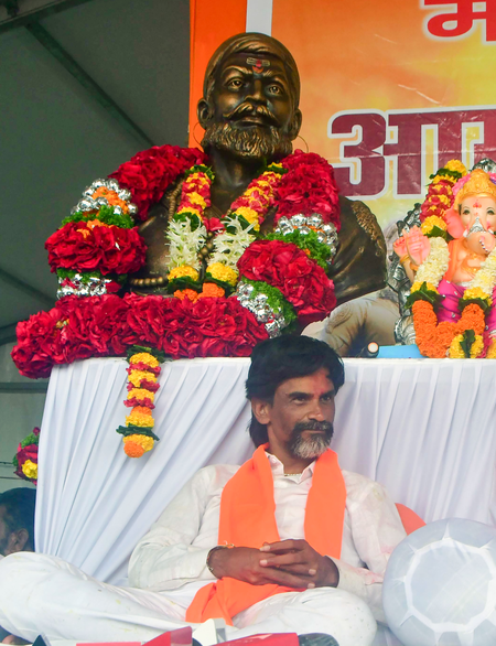 Jarange alleges State plot over Kunbi certificate cancellations; Maha CM Fadnavis denies political interference